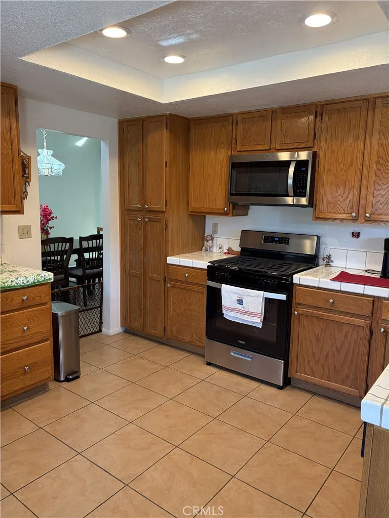 43502 11th E Lancaster, CA 93535
