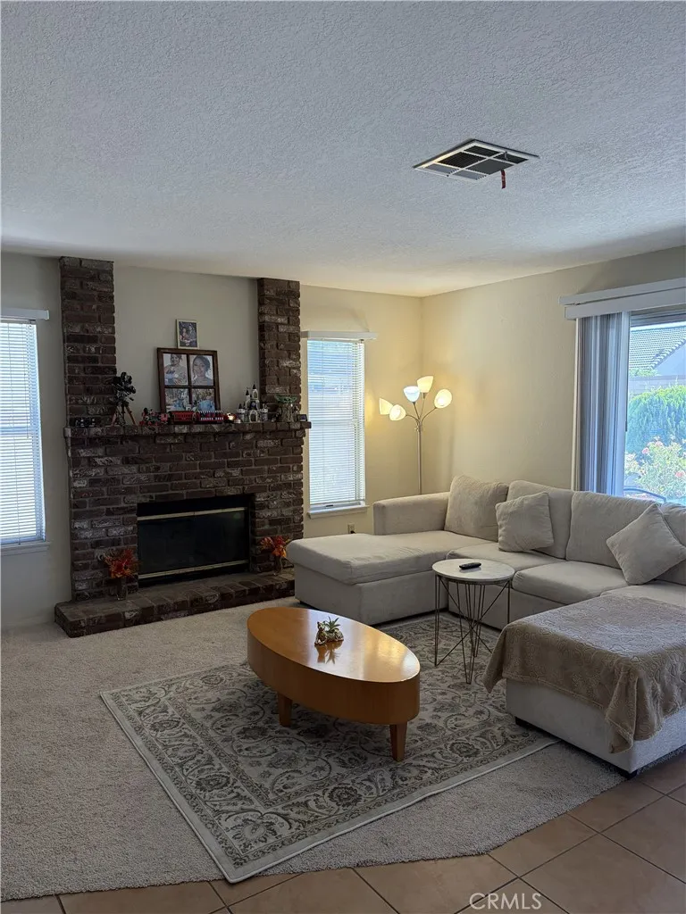 43502 11th E Lancaster, CA 93535
