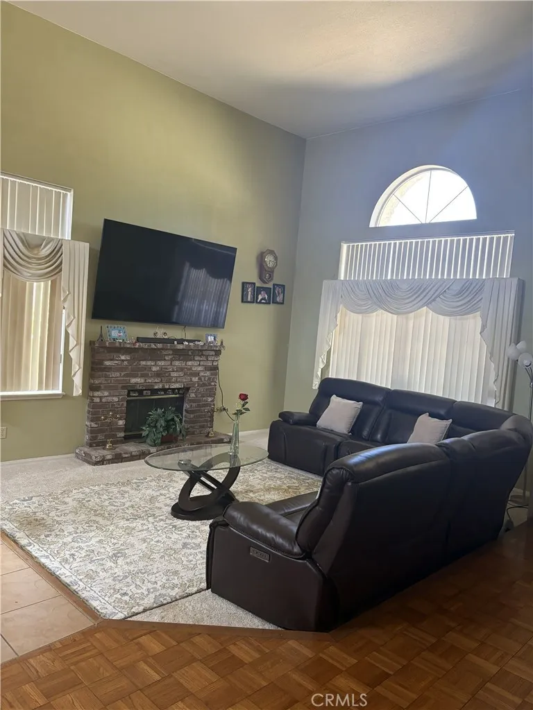 43502 11th E Lancaster, CA 93535
