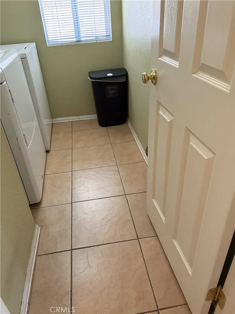 43502 11th E Lancaster, CA 93535