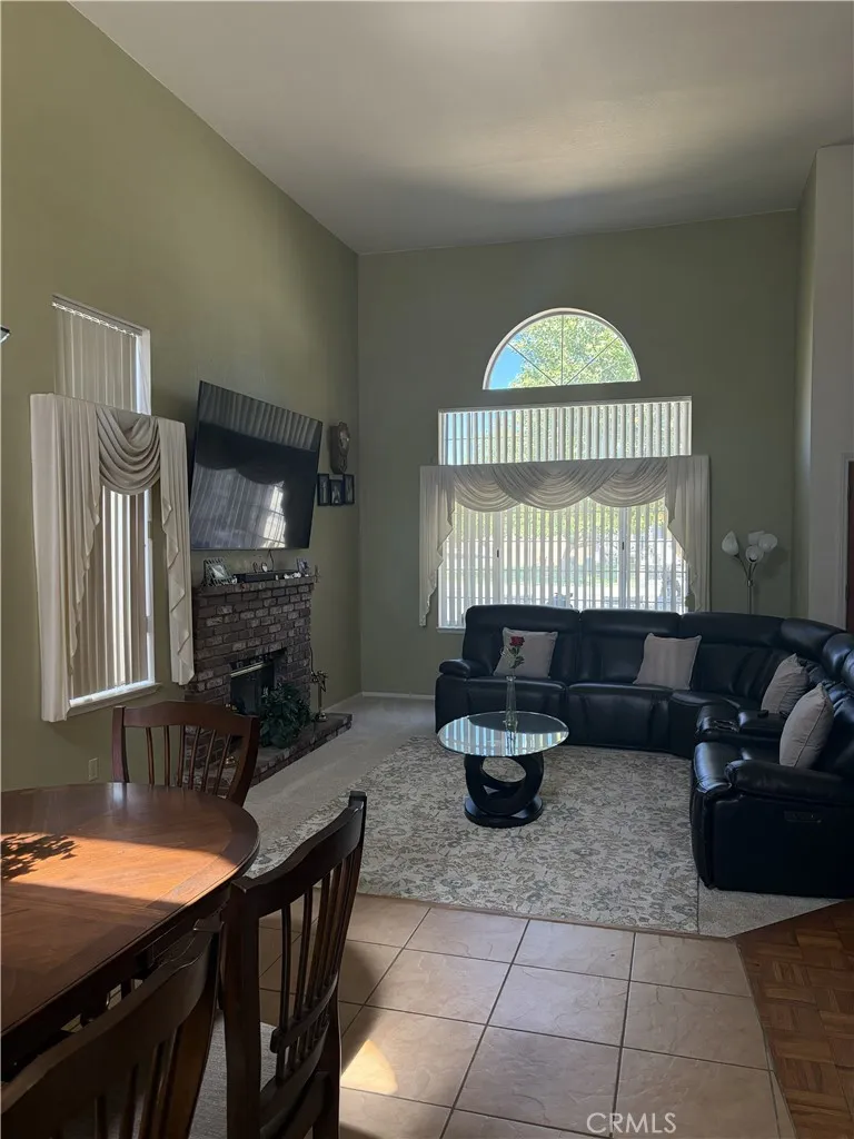 43502 11th E Lancaster, CA 93535