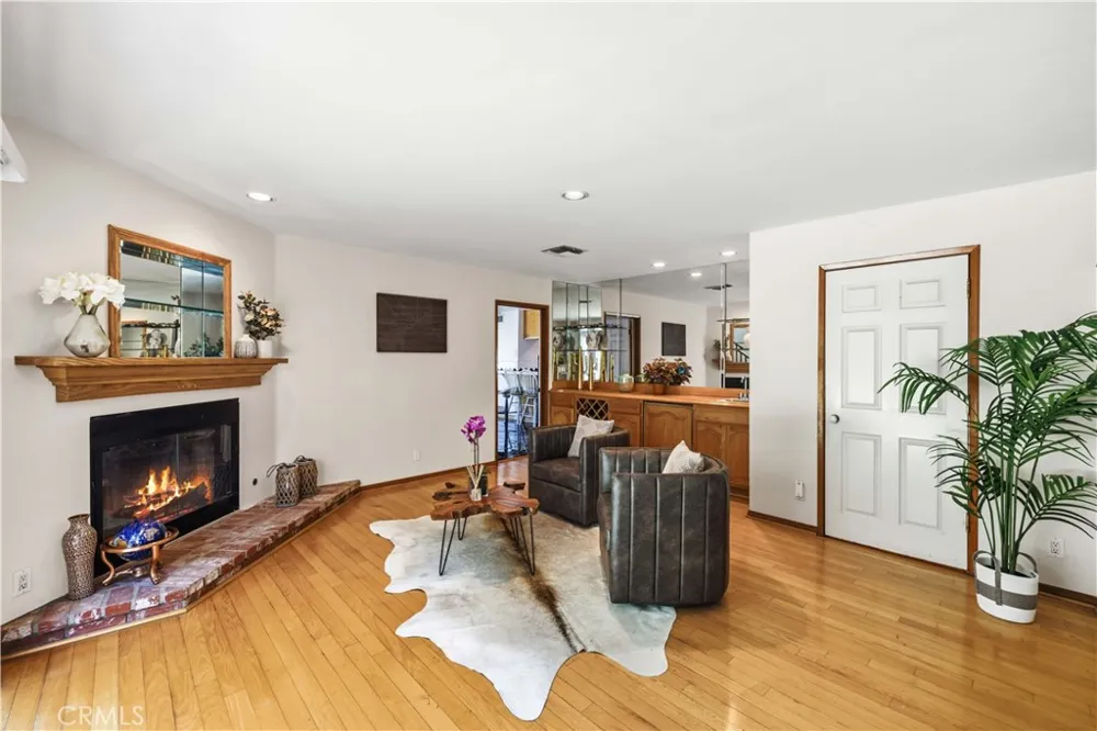 9801 Lubao Avenue Chatsworth, CA 91311