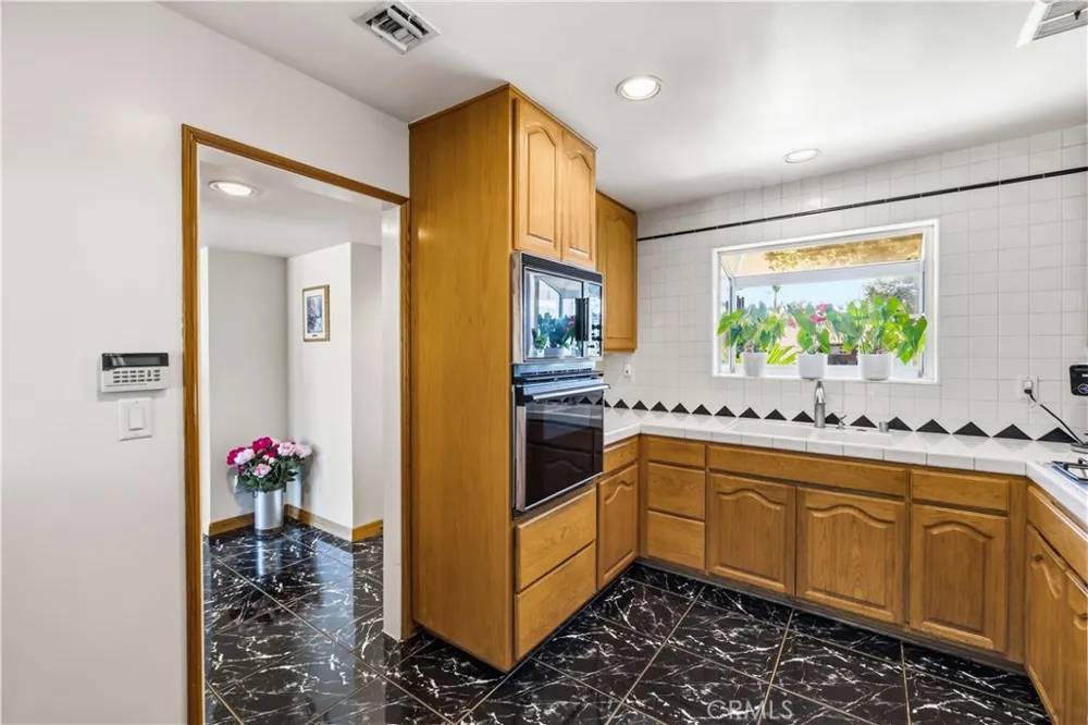 9801 Lubao Avenue Chatsworth, CA 91311