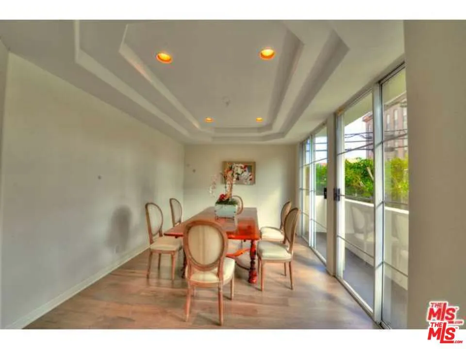 1182 WELLESLEY AVENUE #201 Los Angeles, CA 90049