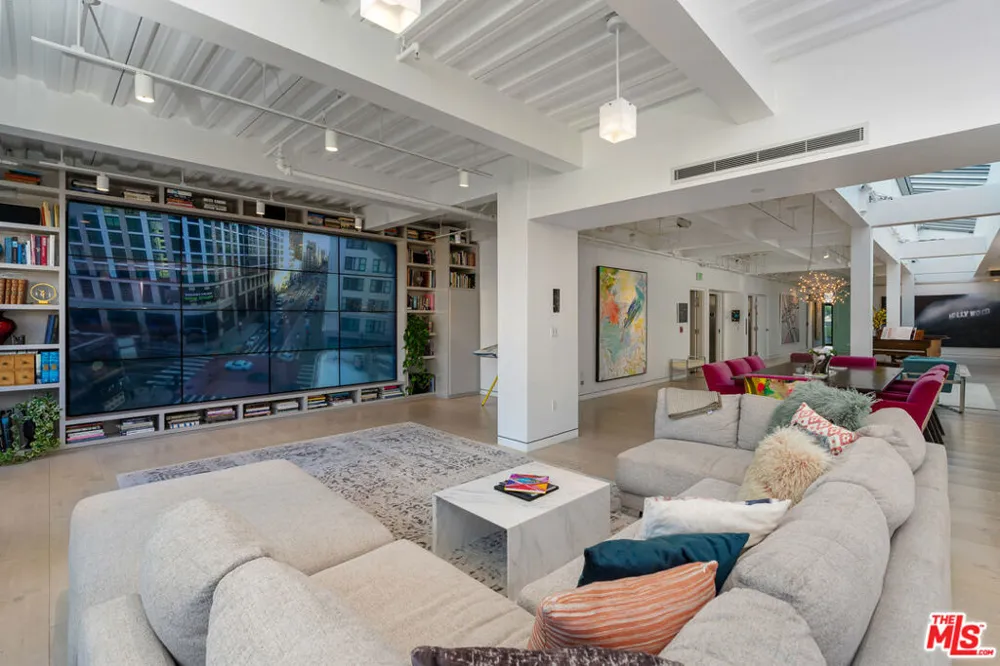 353 S Broadway #Penthouse Los Angeles, CA 90013