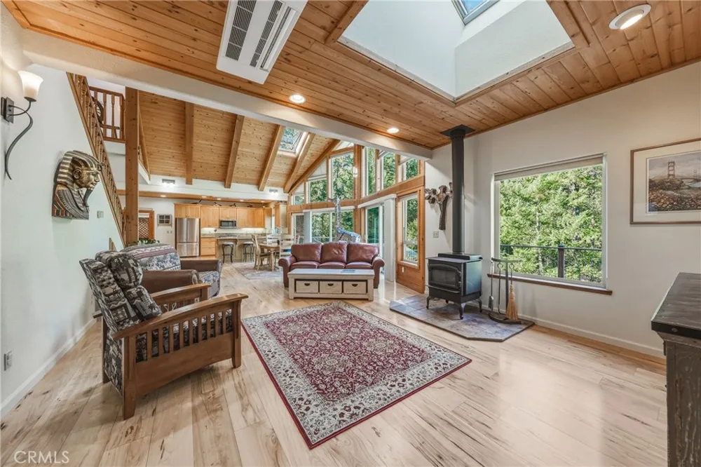 15785 Rainbow Drive Cobb, CA 95426