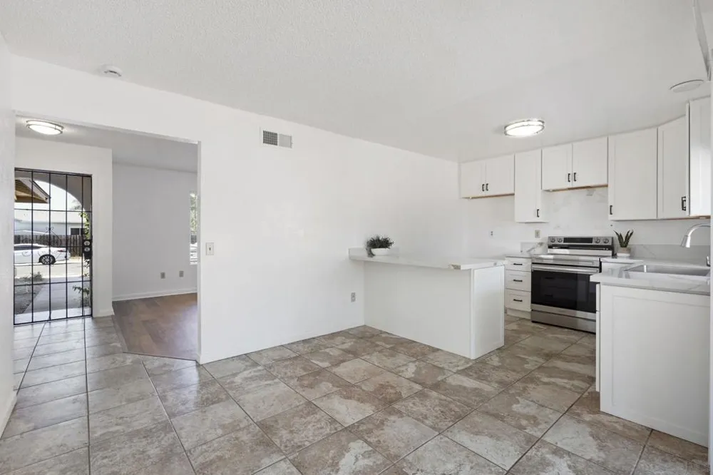 10625 Amantha Ave San Diego, CA 92126