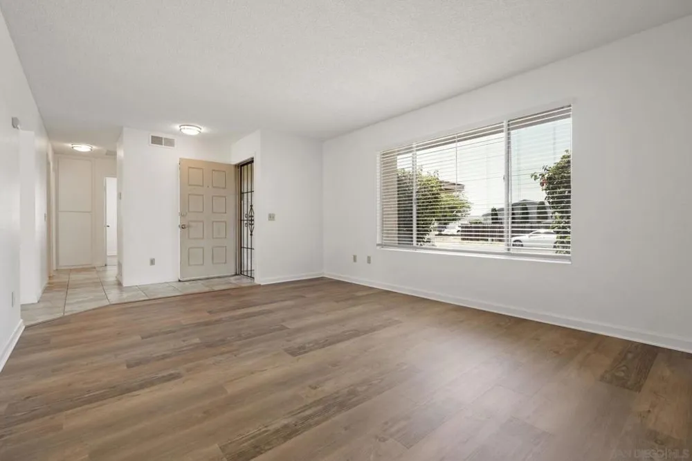 10625 Amantha Ave San Diego, CA 92126