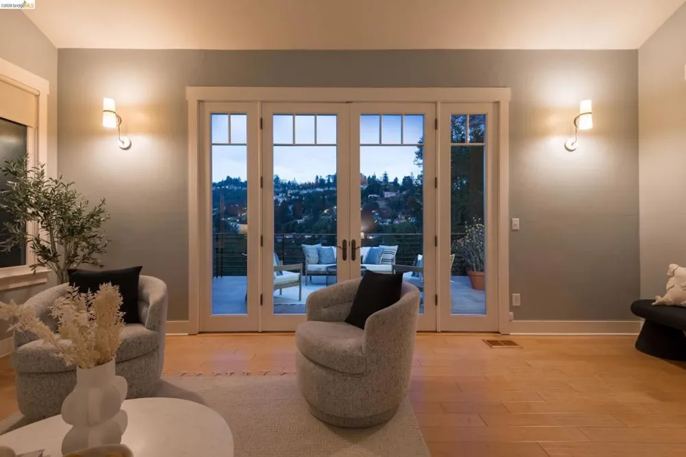 695 Florence Oakland, CA 94618