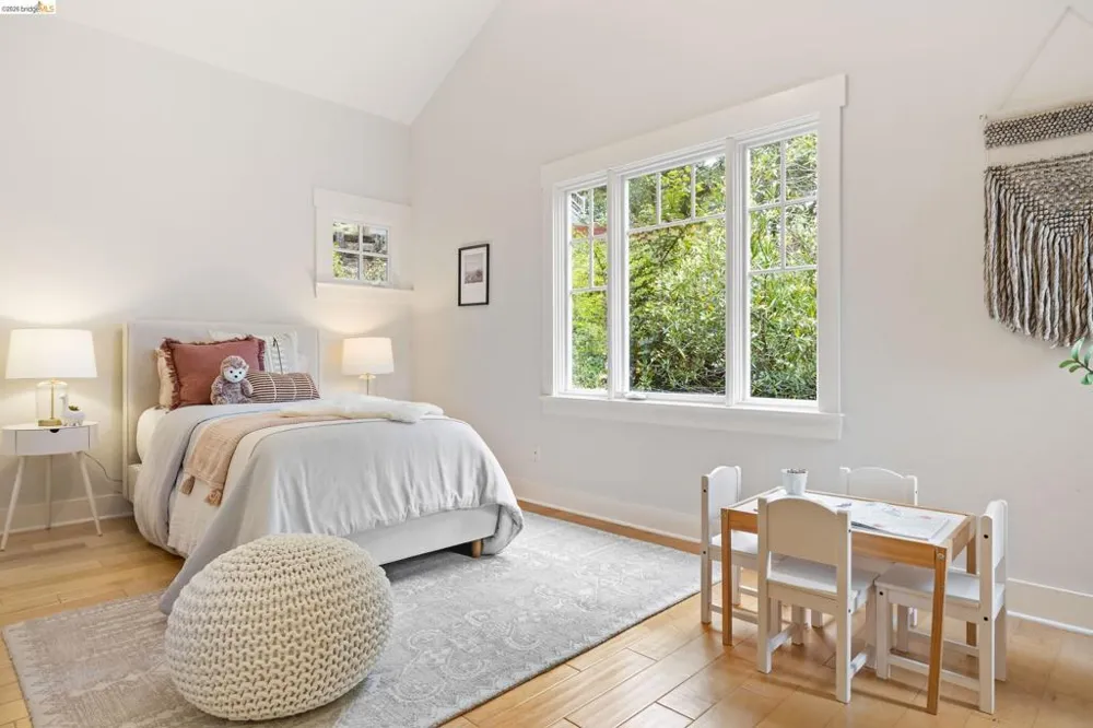 695 Florence Oakland, CA 94618