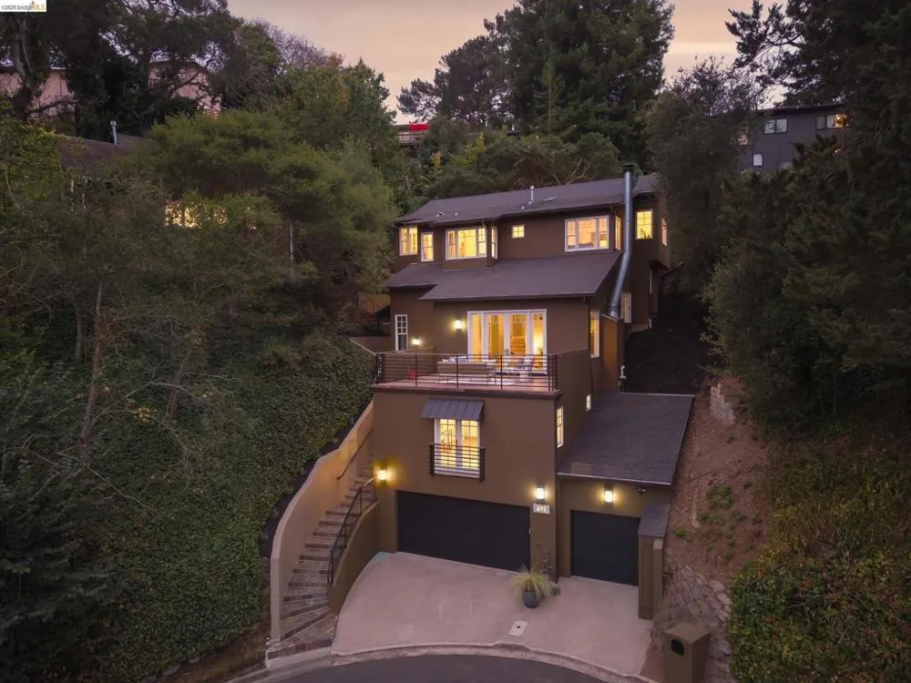 695 Florence Oakland, CA 94618