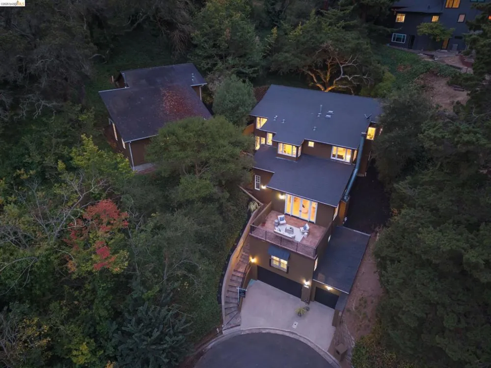 695 Florence Oakland, CA 94618