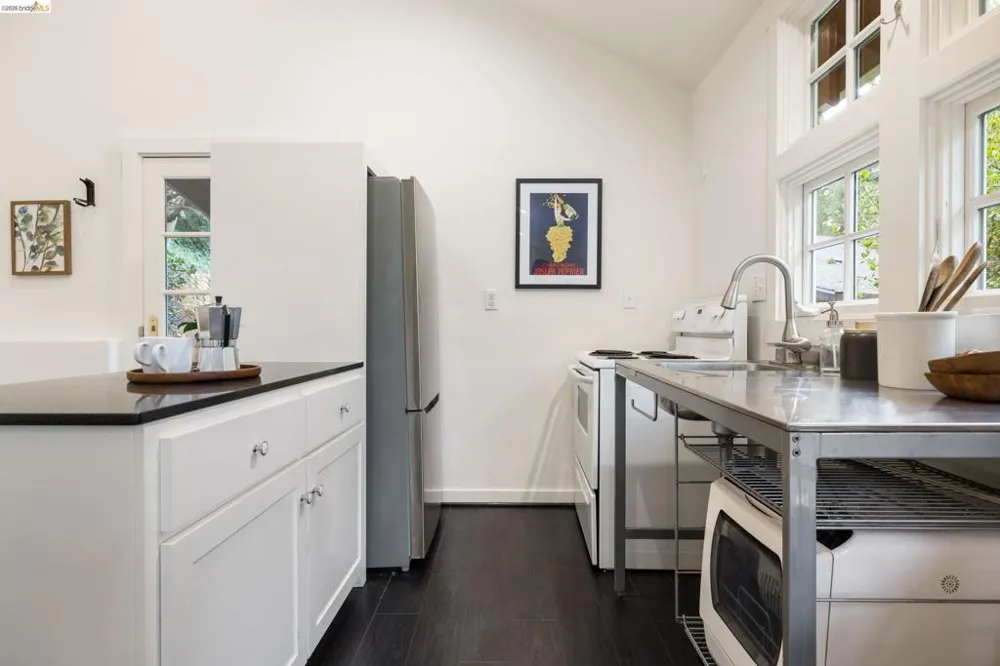 695 Florence Oakland, CA 94618