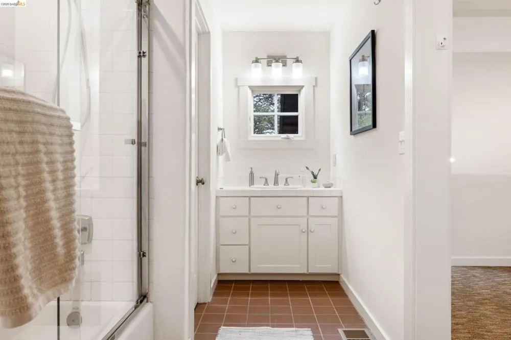 695 Florence Oakland, CA 94618