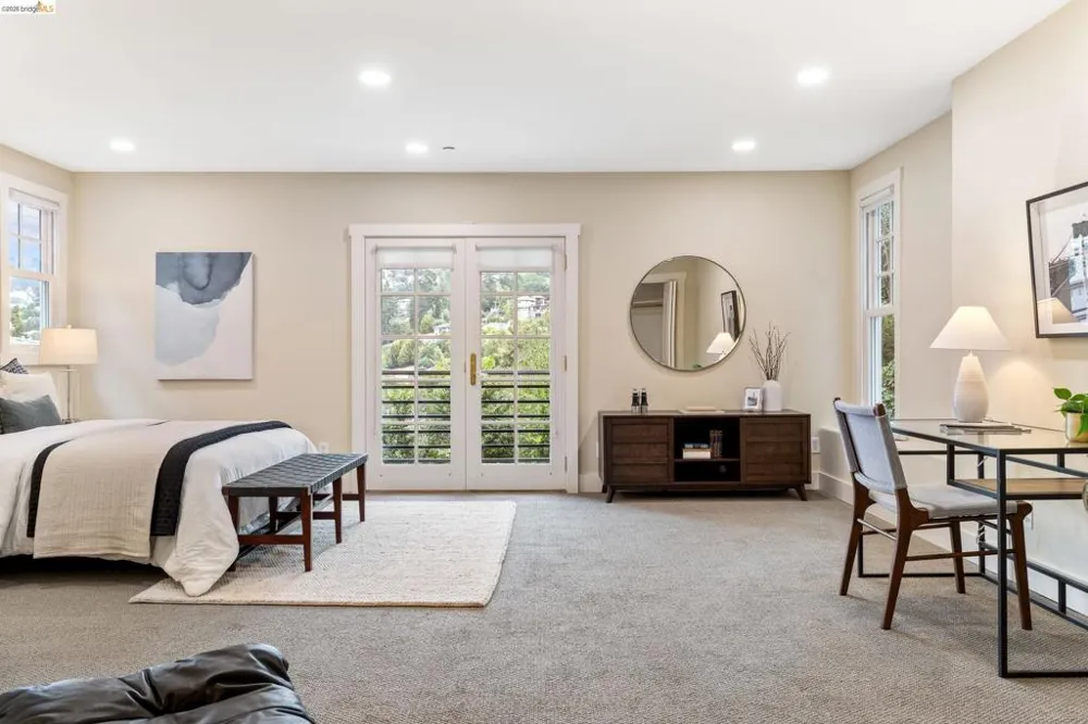 695 Florence Oakland, CA 94618