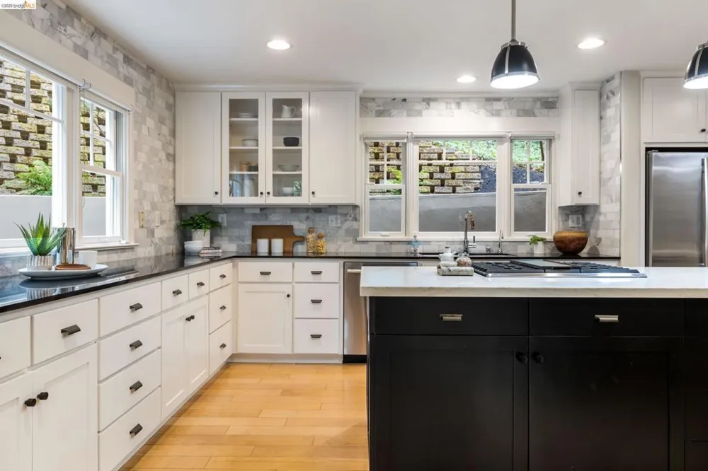 695 Florence Oakland, CA 94618