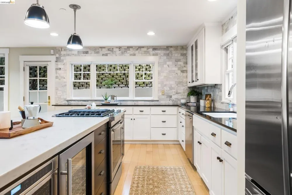 695 Florence Oakland, CA 94618