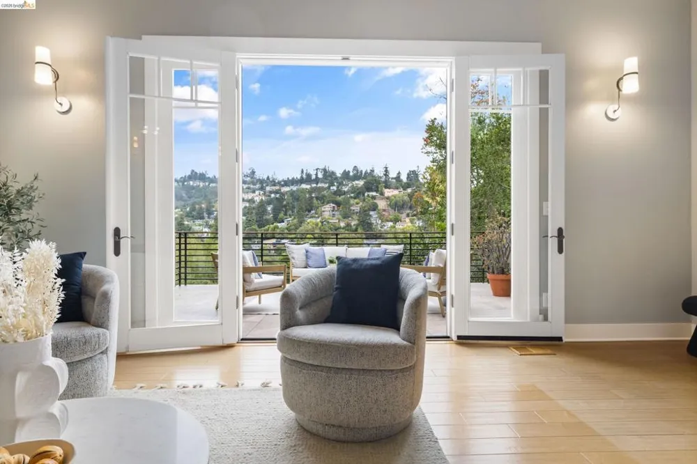 695 Florence Oakland, CA 94618