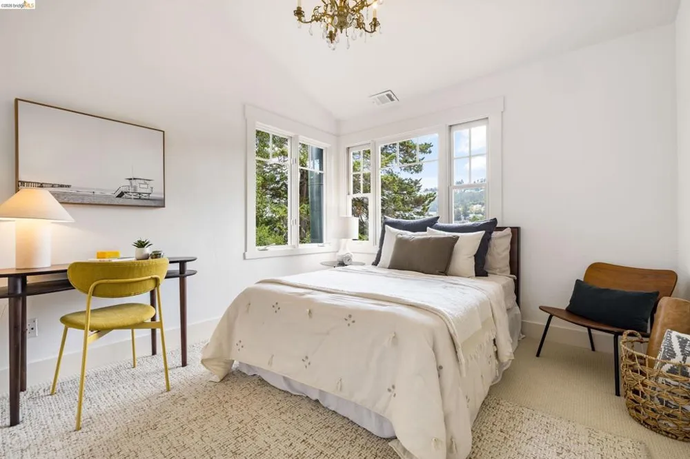 695 Florence Oakland, CA 94618