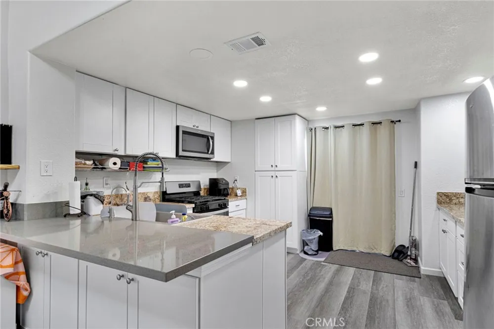 14596 Cardiff Lane Victorville, CA 92394