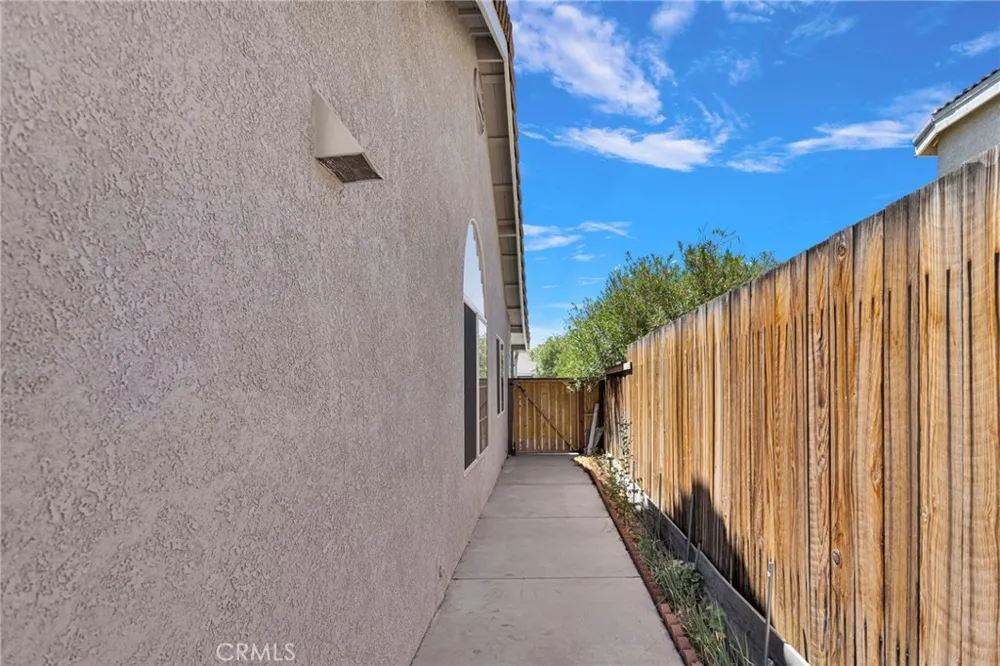 14596 Cardiff Lane Victorville, CA 92394