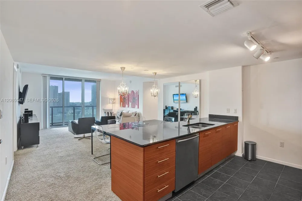 50 Biscayne Blvd #2801 Miami, FL 33132