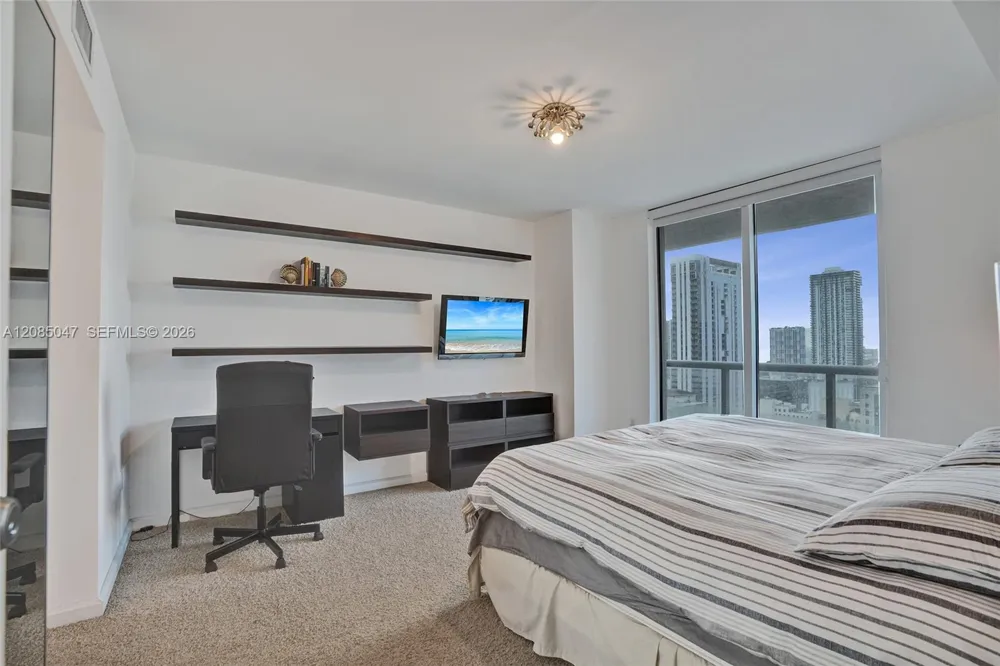 50 Biscayne Blvd #2801 Miami, FL 33132