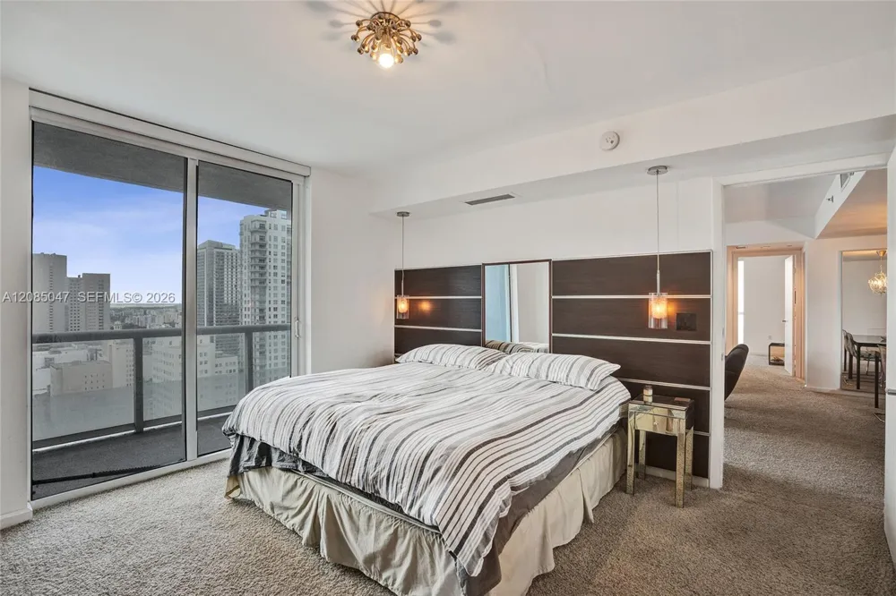 50 Biscayne Blvd #2801 Miami, FL 33132