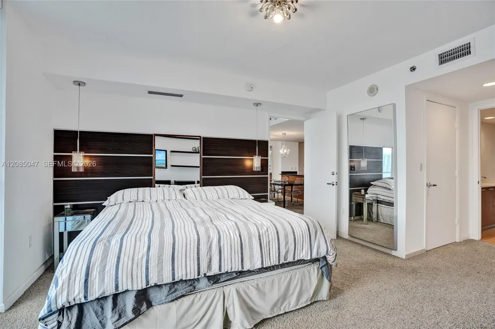 50 Biscayne Blvd #2801 Miami, FL 33132