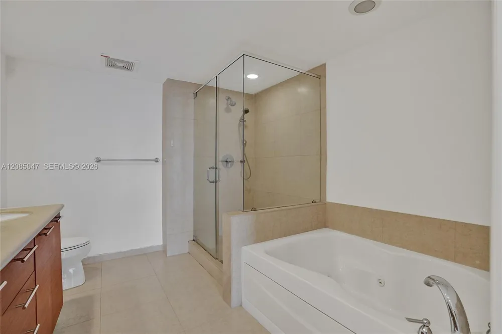50 Biscayne Blvd #2801 Miami, FL 33132
