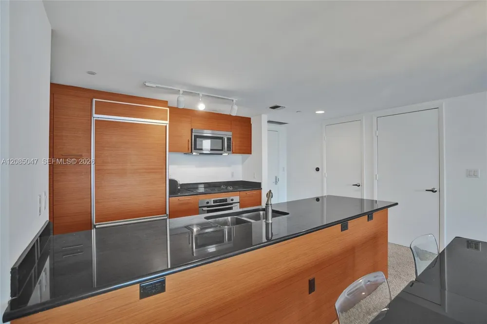 50 Biscayne Blvd #2801 Miami, FL 33132