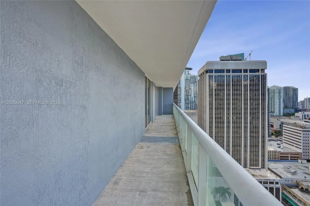 50 Biscayne Blvd #2801 Miami, FL 33132