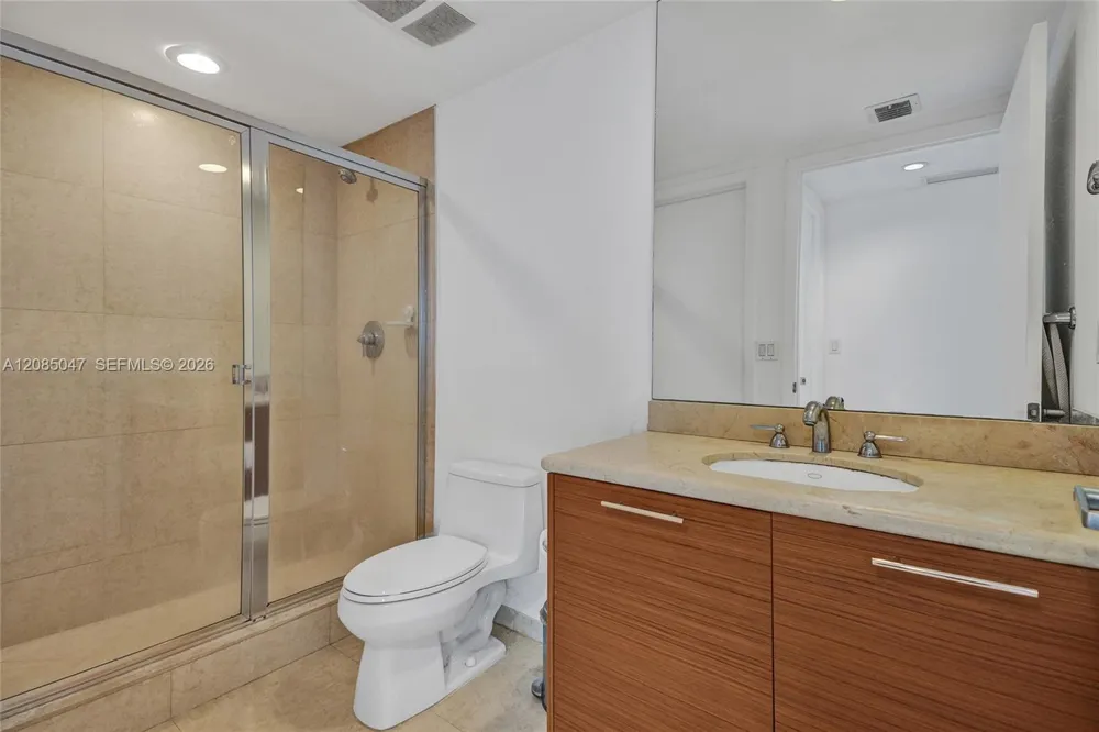 50 Biscayne Blvd #2801 Miami, FL 33132
