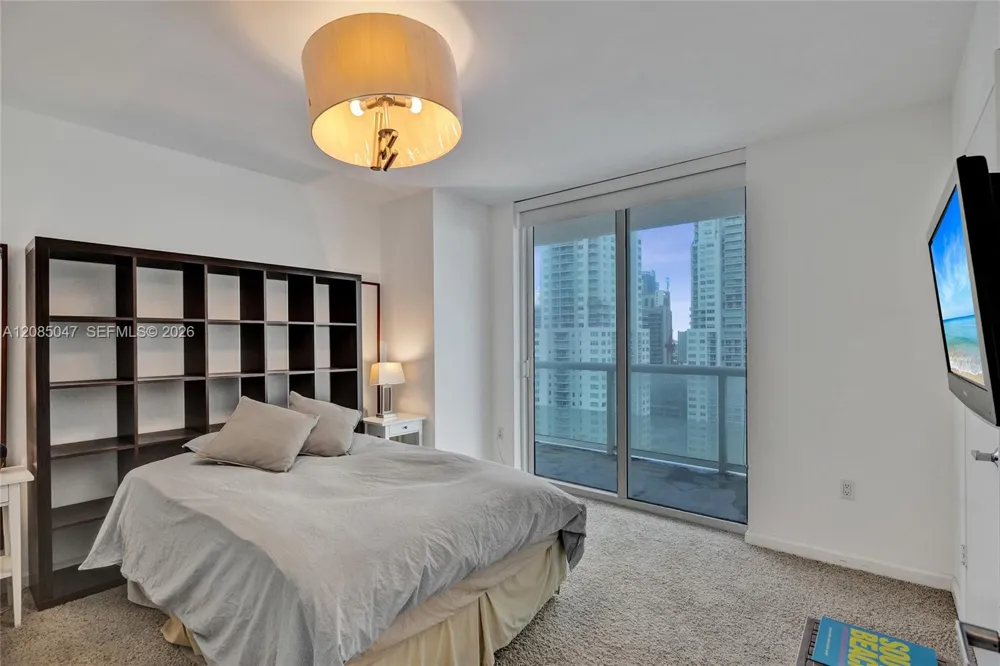 50 Biscayne Blvd #2801 Miami, FL 33132
