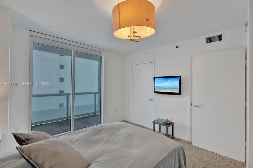 50 Biscayne Blvd #2801 Miami, FL 33132