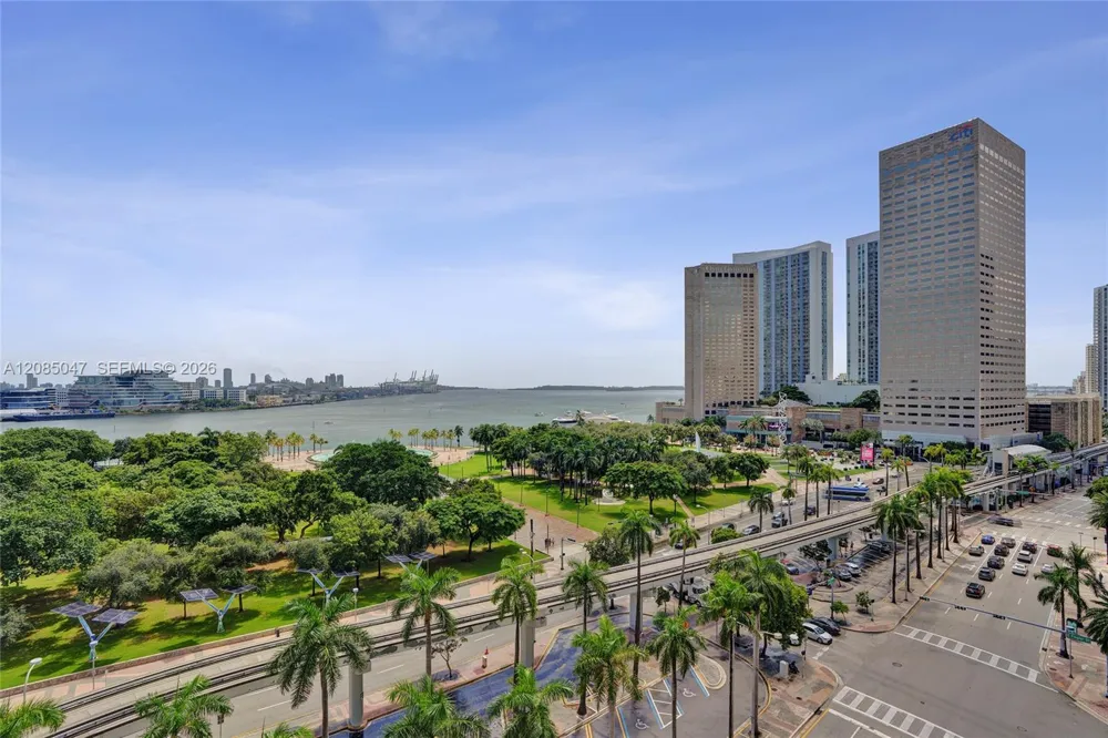 50 Biscayne Blvd #2801 Miami, FL 33132