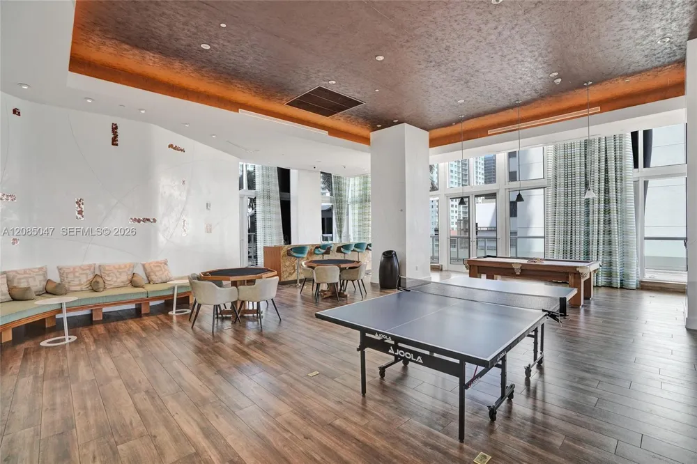 50 Biscayne Blvd #2801 Miami, FL 33132