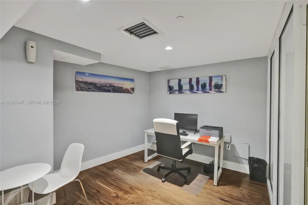 50 Biscayne Blvd #2801 Miami, FL 33132