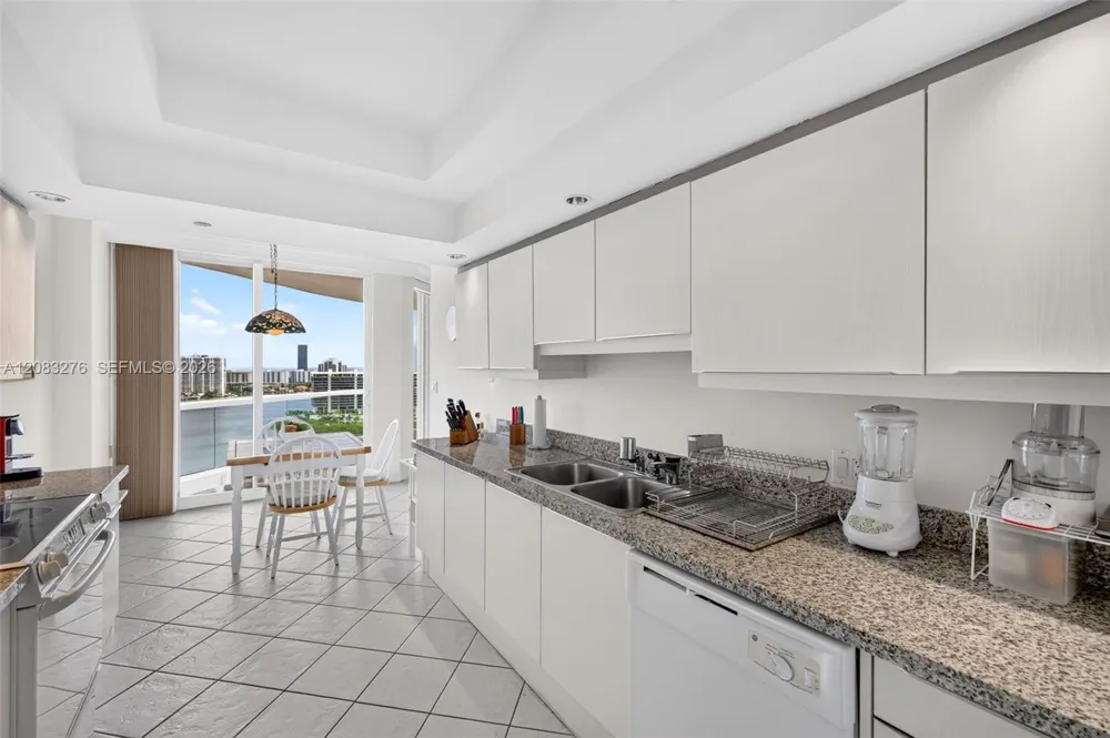 7000 Island Blvd #2406 Aventura, FL 33160