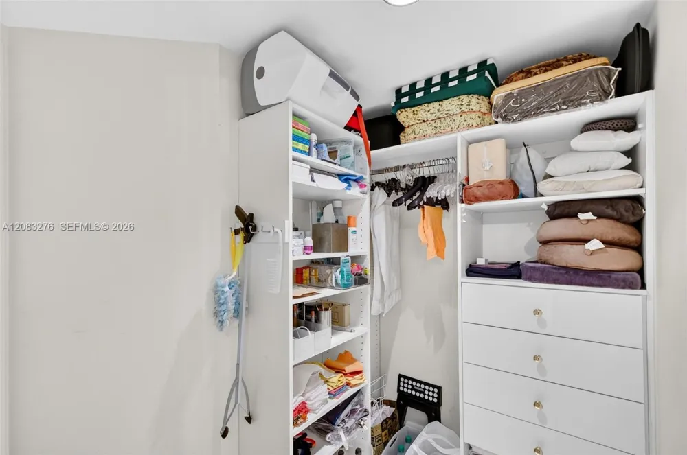 7000 Island Blvd #2406 Aventura, FL 33160