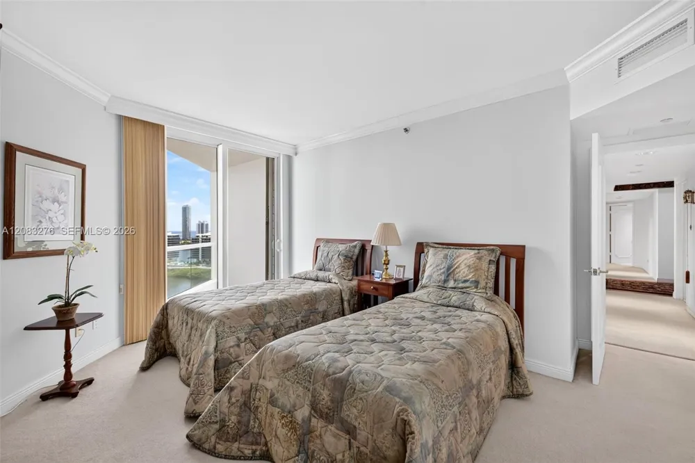 7000 Island Blvd #2406 Aventura, FL 33160