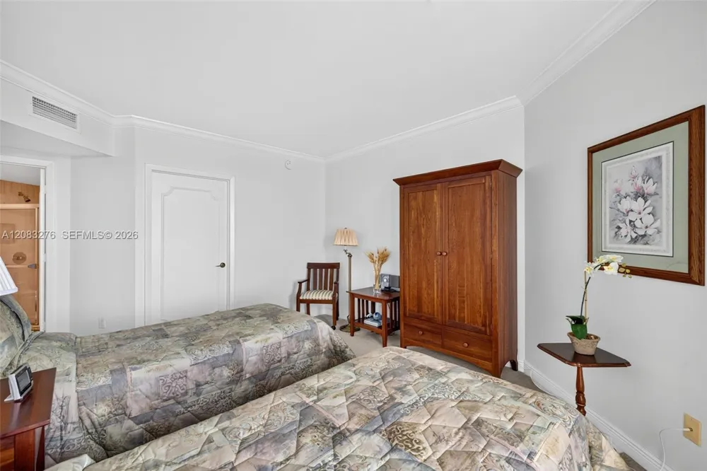 7000 Island Blvd #2406 Aventura, FL 33160