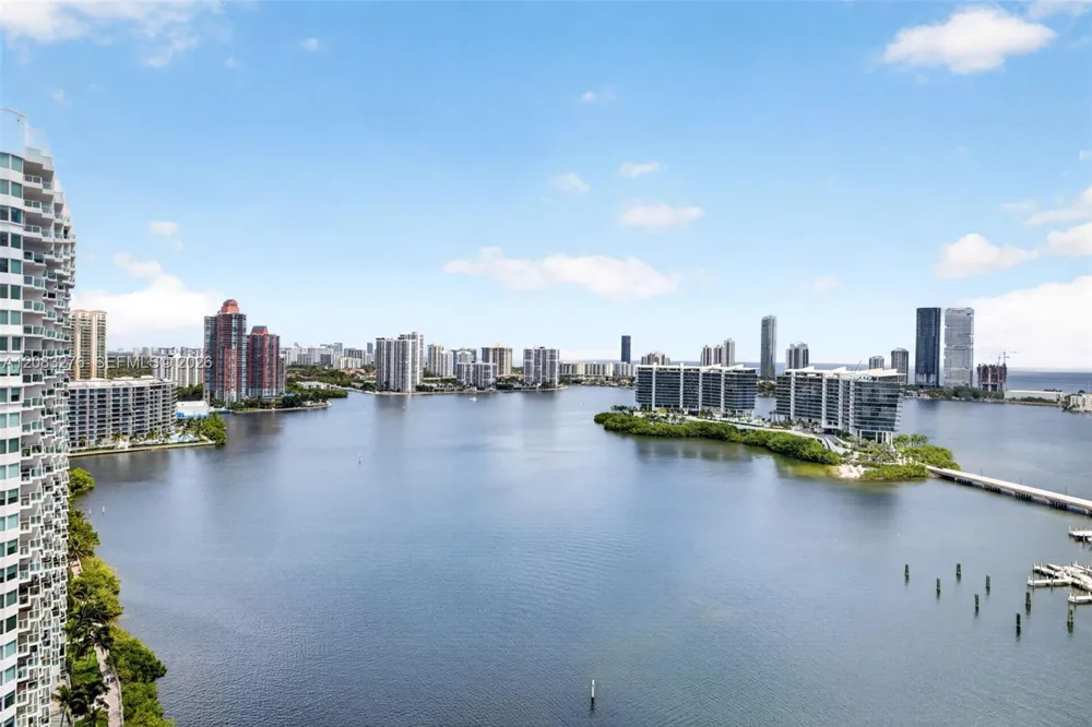 7000 Island Blvd #2406 Aventura, FL 33160