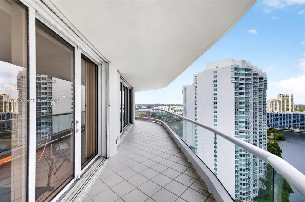 7000 Island Blvd #2406 Aventura, FL 33160