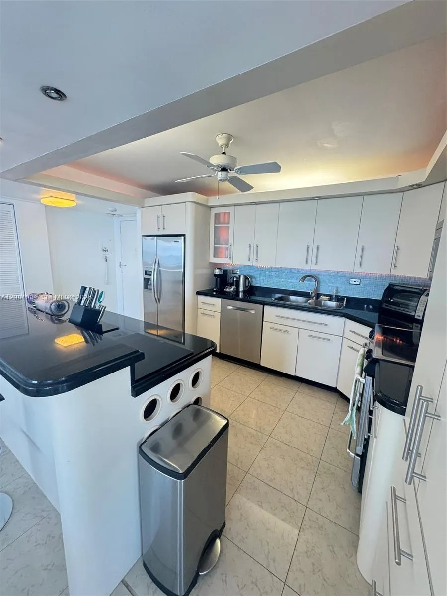7135 SE Collins Ave #1806 Miami Beach, FL 33141