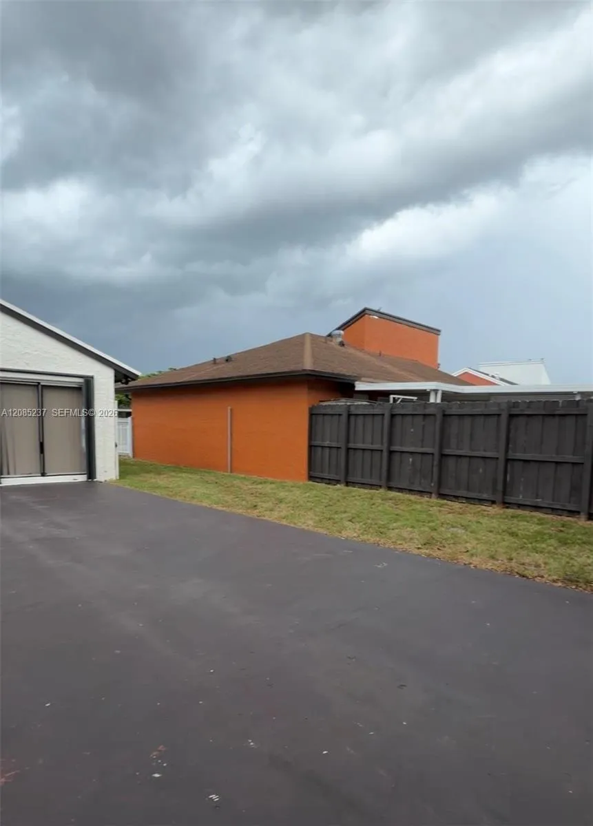 20591 SW 124th Ct Miami, FL 33177