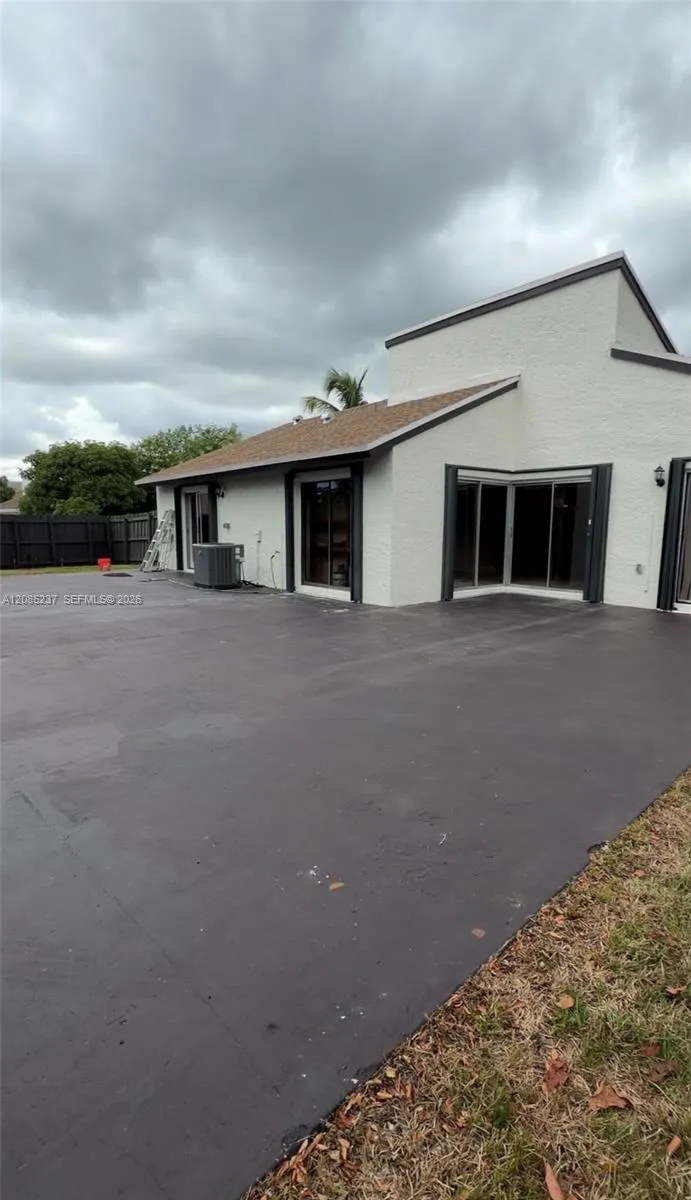 20591 SW 124th Ct Miami, FL 33177