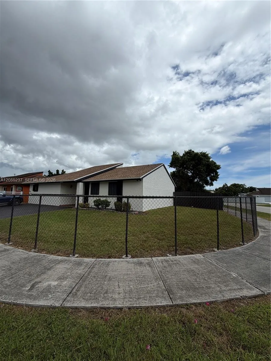 20591 SW 124th Ct Miami, FL 33177