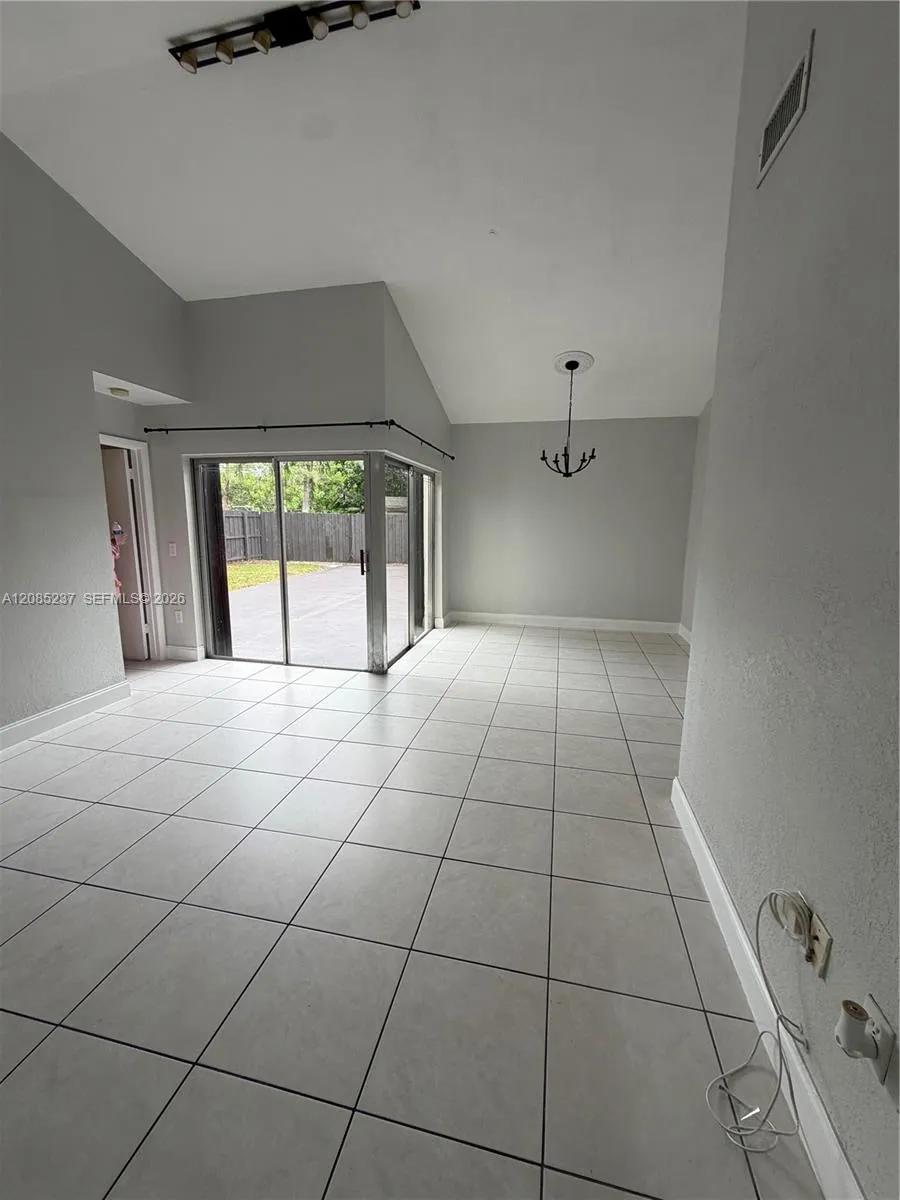 20591 SW 124th Ct Miami, FL 33177