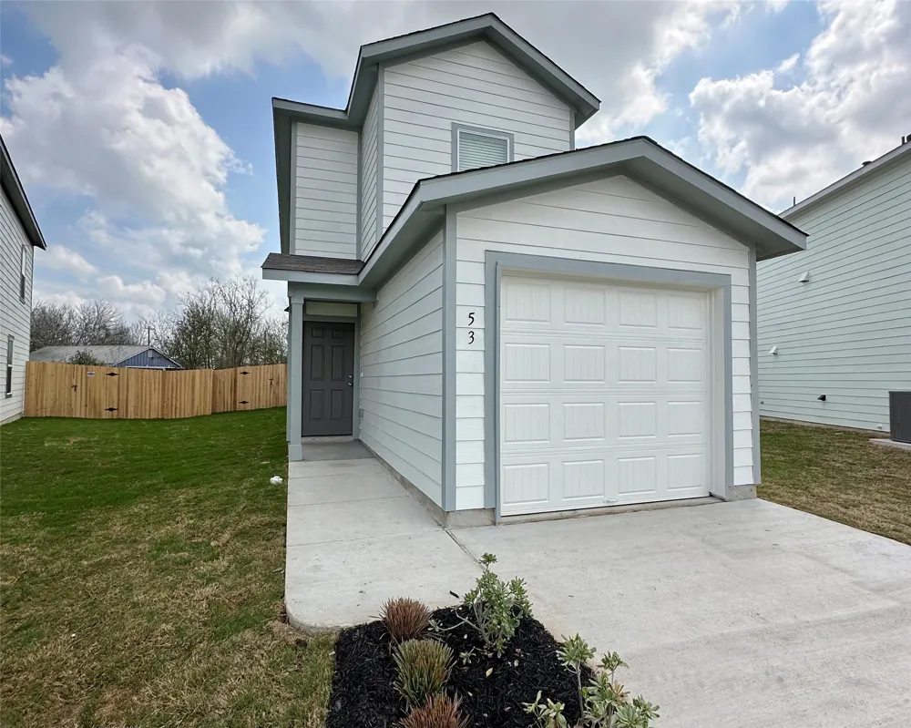 53 Trinity Circle Lockhart, TX 78644